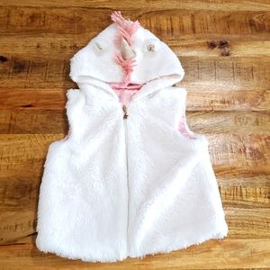 Adorable, little girls white, faux fur, unicorn hooded vest, size S, 7-8